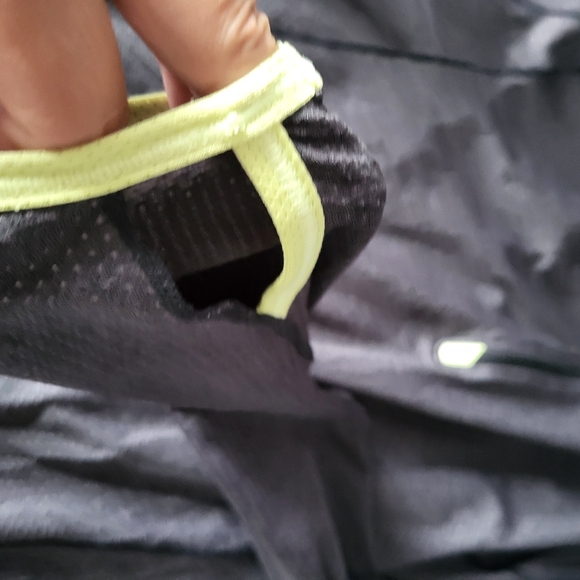 New Balance Women's Gray Jacket, Size Medium - Picture 5 of 5